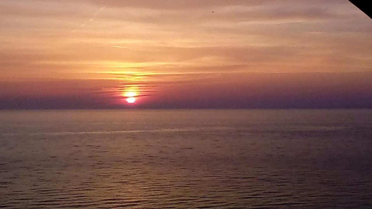 Batumi Beach Tower Εξωτερικό φωτογραφία